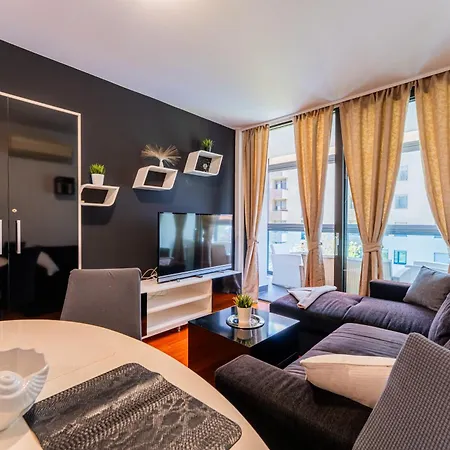 Apartment Flex Selfcheckins 147 - - Bedroom - Garage - Loggia Zagreb
